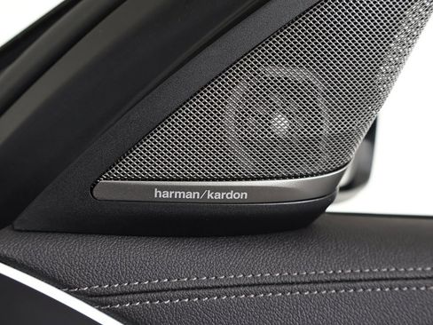 Used 2022 BMW M550i xDrive w/ Premium Package image 45