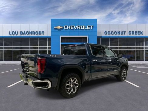 Used 2022 GMC Sierra 1500 SLT w/ SLT Premium Plus Package AWD/4WD image 8