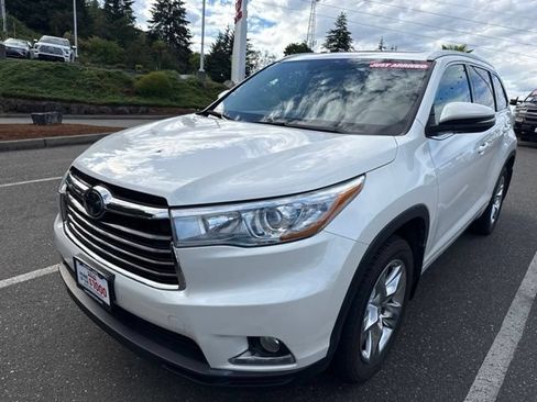 Used 2015 Toyota Highlander Limited Platinum AWD/4WD image 3