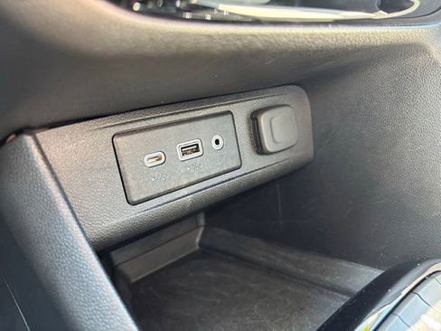 Used 2023 Buick Encore GX Preferred FWD image 25