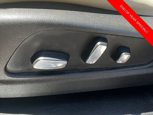 Used 2018 Cadillac XT5 Luxury w/ Driver Awareness Package image 11