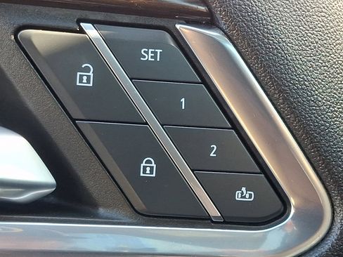 Used 2023 GMC Sierra 1500 SLT w/ SLT Premium Package image 28