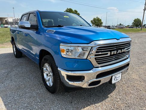 Used 2024 RAM 1500 Laramie AWD/4WD image 3
