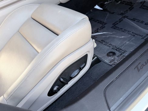 Used 2022 Porsche Taycan image 50