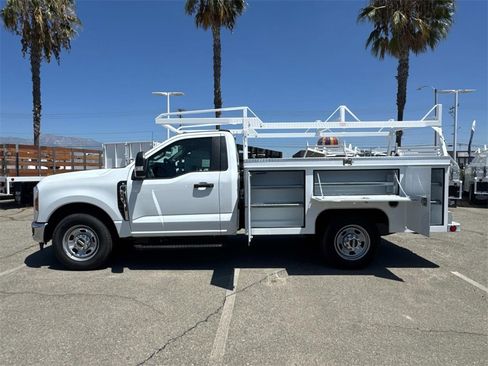 New 2025 Ford F350 XL w/ XL Chrome Package image 21