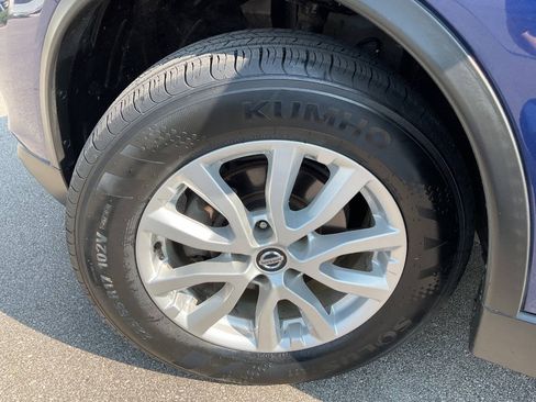 Used 2019 Nissan Rogue SV AWD/4WD image 42