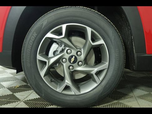 New 2026 Chevrolet Trax LT w/ Driver Confidence Package FWD image 10