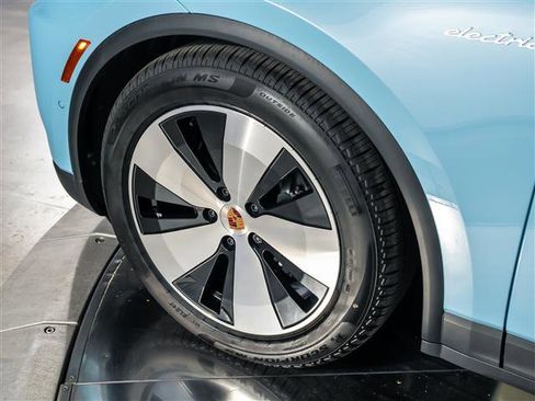 New 2026 Porsche Macan Electric image 15