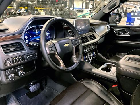 Used 2023 Chevrolet Suburban High Country image 8