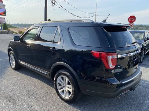 Used 2018 Ford Explorer XLT w/ Equipment Group 201A AWD/4WD image 7