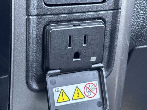 Used 2018 RAM 2500 Laramie w/ Sport Appearance Group image 28