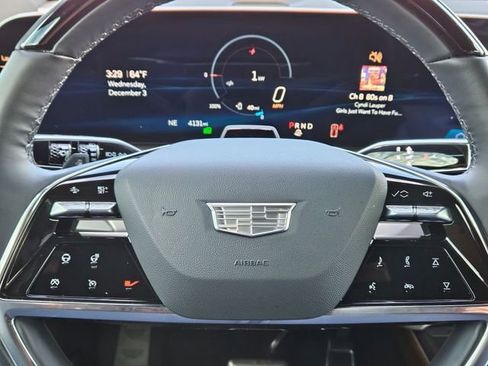 New 2026 Cadillac Vistiq Sport w/ LPO, Floor Liner Package image 17