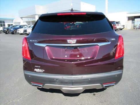 Used 2018 Cadillac XT5 Platinum w/ Driver Assist Package image 6