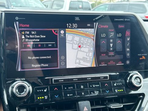 Used 2021 Toyota Highlander Platinum image 36