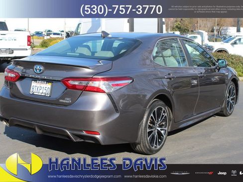 Used 2020 Toyota Camry SE image 7