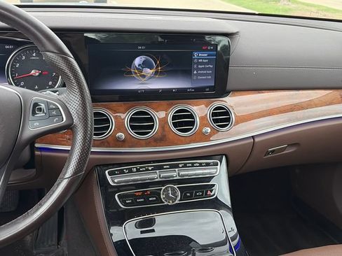 Used 2017 Mercedes-Benz E 300 4MATIC image 11