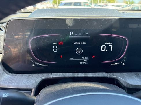 Used 2023 Kia Telluride EX w/ EX Captain's Chair Package image 10