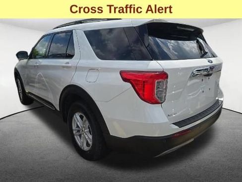 Used 2022 Ford Explorer XLT w/ Equipment Group 202A AWD/4WD image 8
