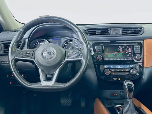 Used 2018 Nissan Rogue SL w/ Premium Package FWD image 18