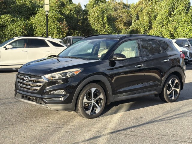 Used 2016 Hyundai Tucson Limited w/ Option Group 03 FWD image 3