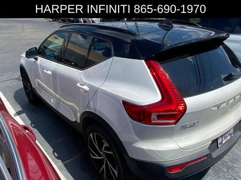 Used 2021 Volvo XC40 T5 R-Design AWD/4WD image 2