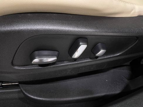 Used 2018 Cadillac XT5 Luxury w/ Driver Awareness Package image 19