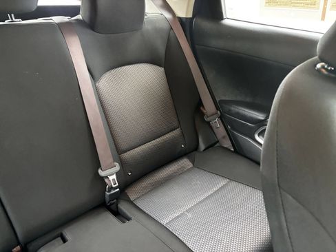 Used 2025 Kia Soul LX w/ LX Technology Package FWD image 36