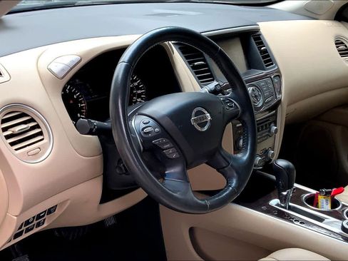 Used 2016 Nissan Pathfinder Platinum w/ Cargo Package image 18