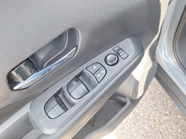 Certified 2024 Nissan Kicks SV FWD image 12