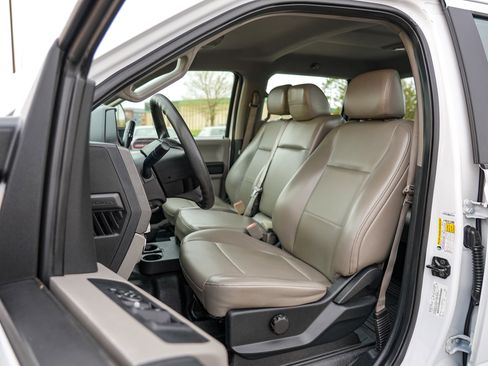 Used 2017 Ford F250 XL w/ Power Equipment Group image 15