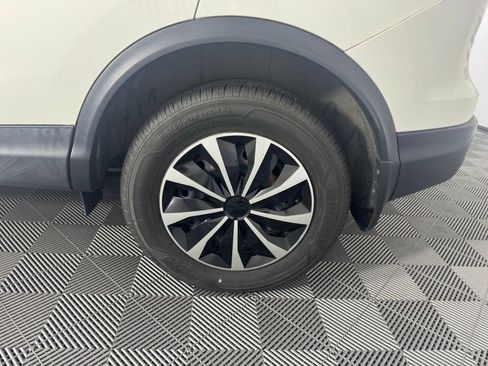 Used 2019 Nissan Rogue Sport S FWD image 13