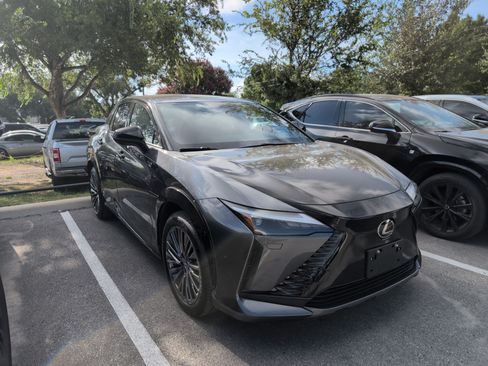 Used 2023 Lexus RZ 450e Premium w/ Accessory Package (2T) AWD/4WD image 2