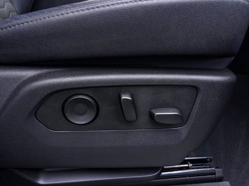 Used 2024 Chevrolet Silverado 1500 ZR2 w/ Technology Package image 41