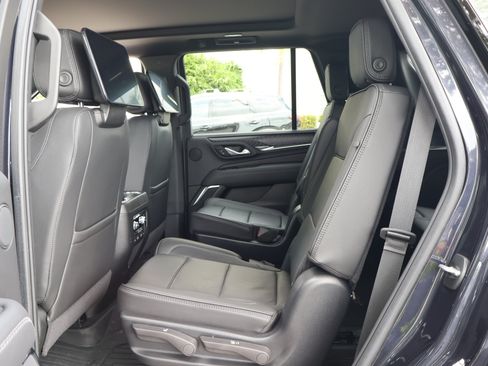 Used 2024 GMC Yukon Denali w/ Advanced Technology Package AWD/4WD image 19