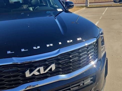 Certified 2022 Kia Telluride LX image 10