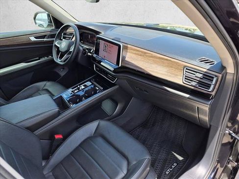 Used 2024 Volkswagen Atlas SEL AWD/4WD image 23