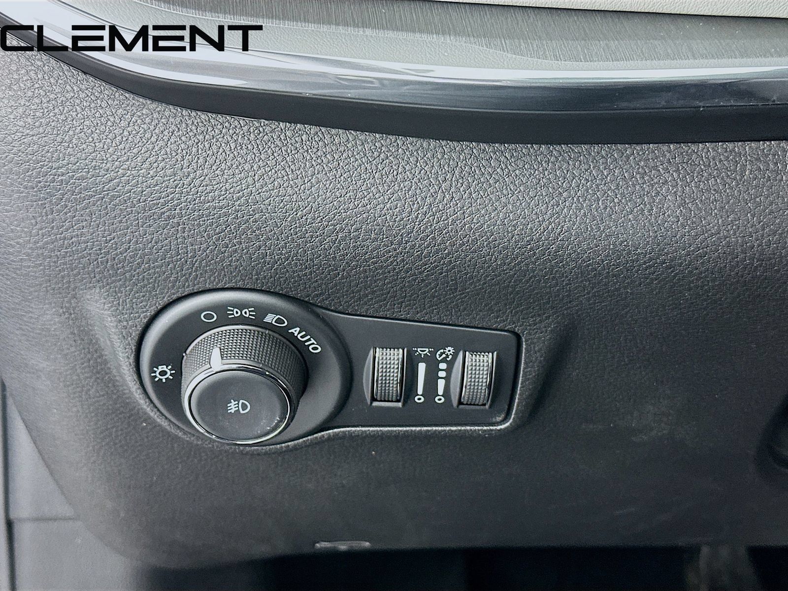 Used 2023 Jeep Compass Limited AWD/4WD image 13