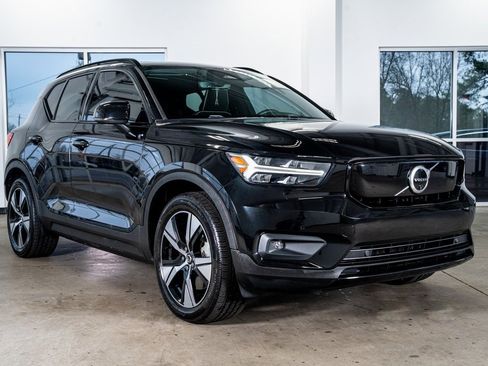 Used 2021 Volvo XC40 P8 Recharge w/ Advanced Package image 4