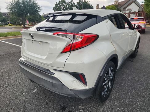 Used 2018 Toyota C-HR XLE FWD image 7