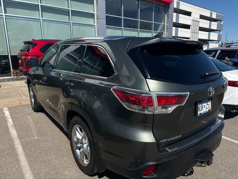 Used 2016 Toyota Highlander Limited Platinum image 4