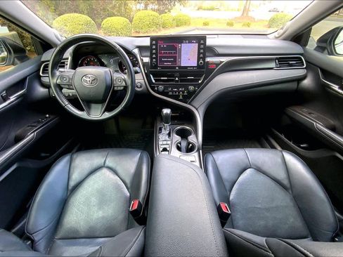 Used 2022 Toyota Camry XSE w/ Navigation Package image 16