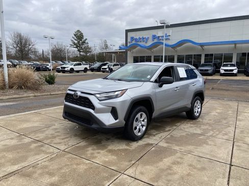 Used 2024 Toyota RAV4 LE image 4