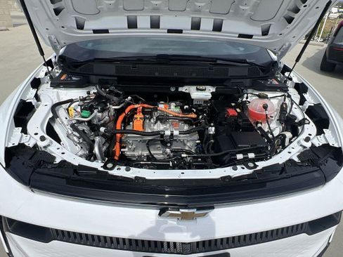 Used 2025 Chevrolet Equinox EV LT w/ Convenience Package image 28