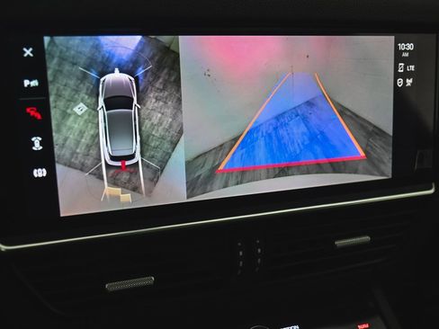 Used 2022 Porsche Cayenne Platinum Edition image 19