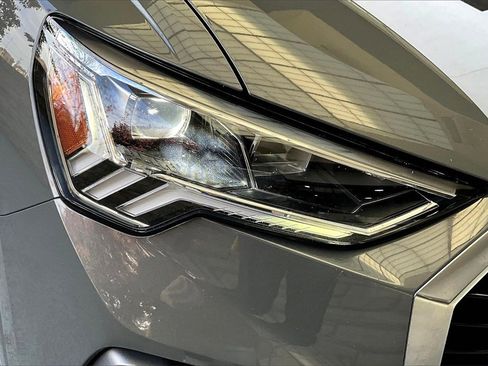 Used 2020 Audi Q3 2.0T Premium Plus w/ Premium Plus Package image 26