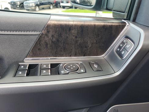 New 2026 Ford F250 Lariat w/ Black Appearance Package image 15