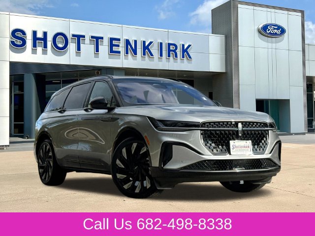 Used 2025 Lincoln Nautilus Reserve w/ Jet Appearance Package AWD/4WD image 1
