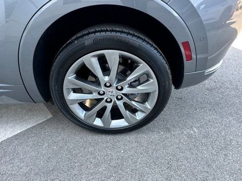 Used 2022 Buick Envision Avenir w/ Technology Package II image 9