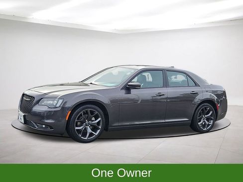 Used 2023 Chrysler 300 S image 3