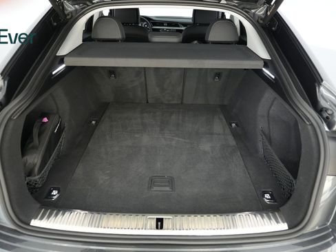 Used 2022 Audi e-tron Premium w/ Convenience Plus Package image 8